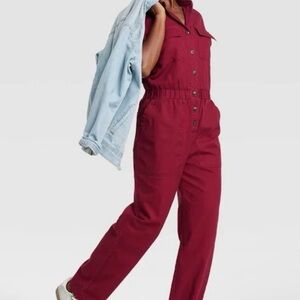 Chic Burgundy Jumpsuit with Buttons